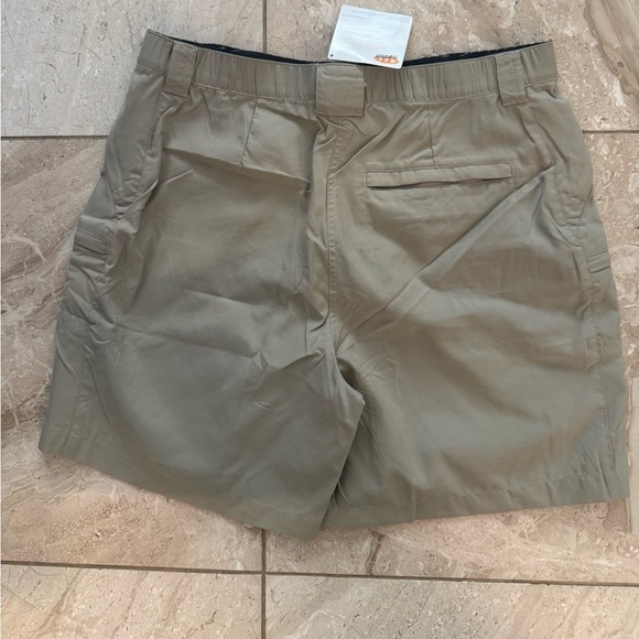 L.L. Bean Khaki Women's Shorts size large NEW - Picture 2 of 3